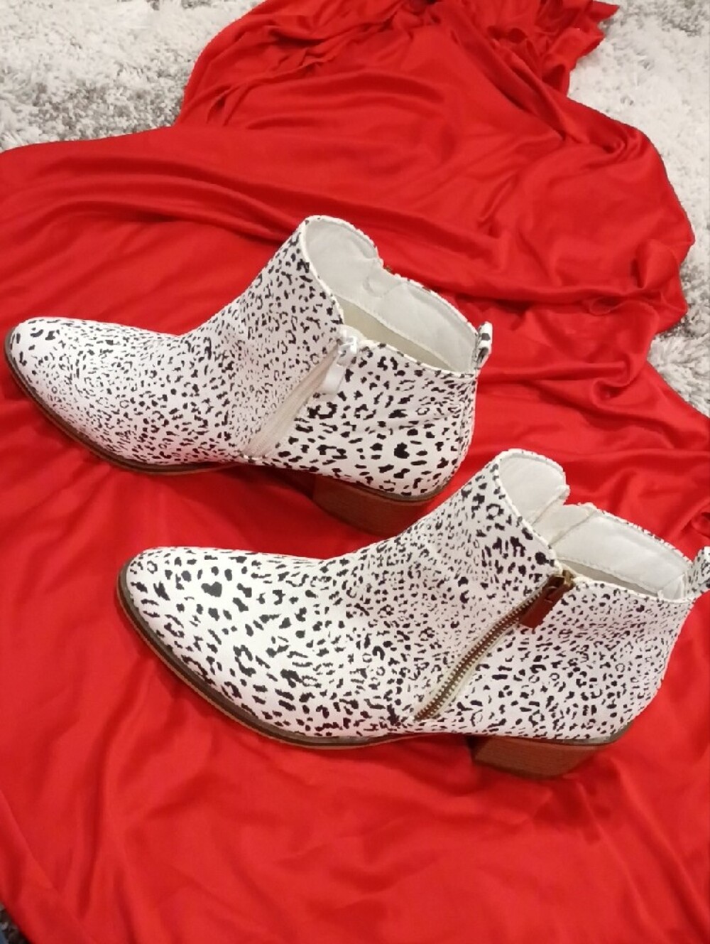 Journee Collection White with Black Spotted Print Ankle Booties - Picture 4 of 10